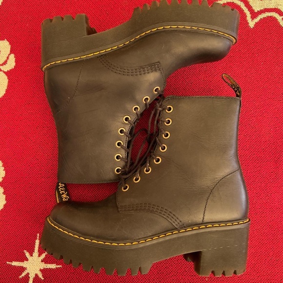 DR. MARTEN LEATHER LACE UP BOOTS - Picture 3 of 4